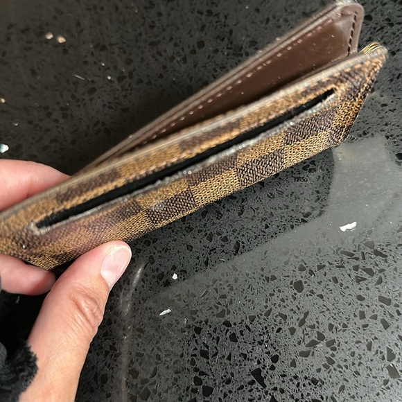 Authentic Louis Vuitton Damier Ebene Key Ring Card Holder - Picture 8 of 14